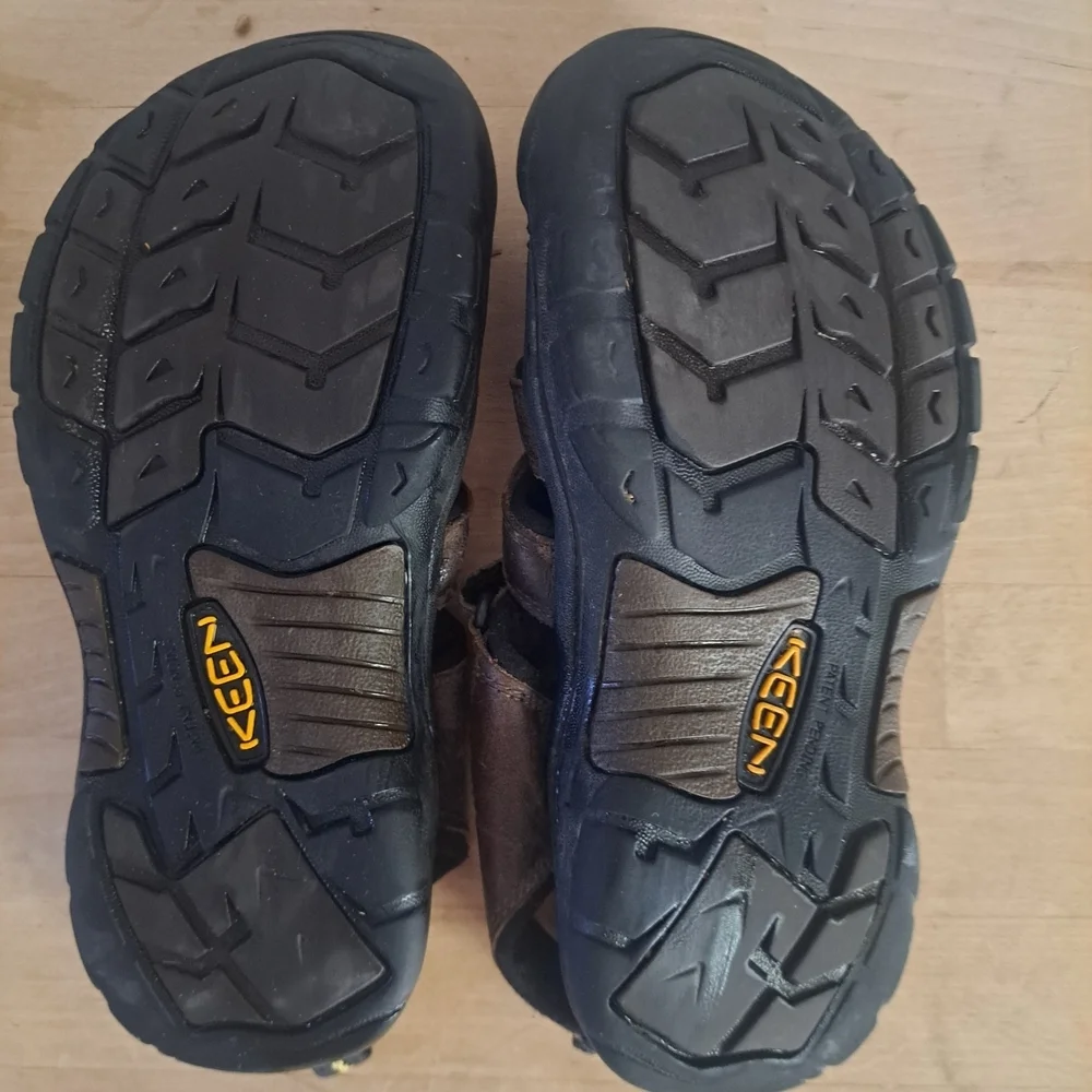 KEEN Brown Leather Waterproof Outdoor Sandals – Kids Size 3 (US) / EU 34